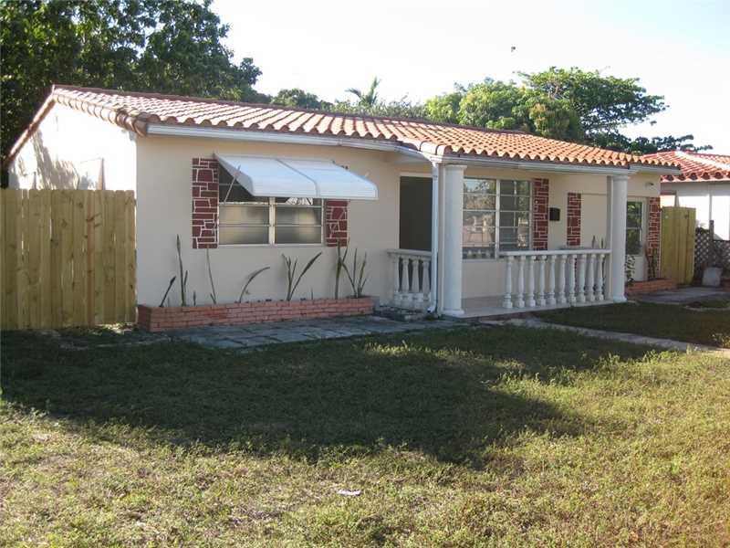 LARGE FULLY REMODELED HOUSE. FEATURING FOUR BEDROOMS AND TWO KITCHENS.ONE OF THE BEDROOMS HAS A SEPARATE ENTRANCE.