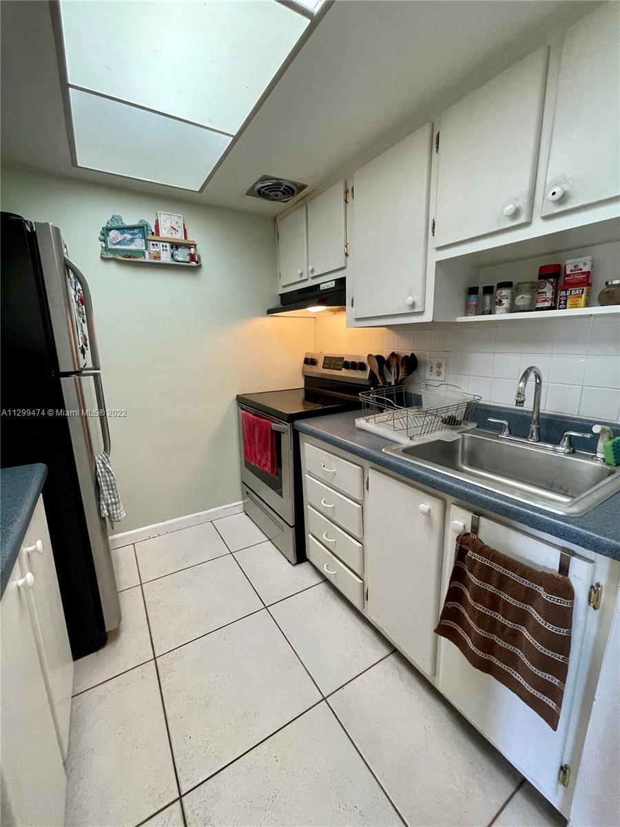 ENVOY APTS CONDO - Residential