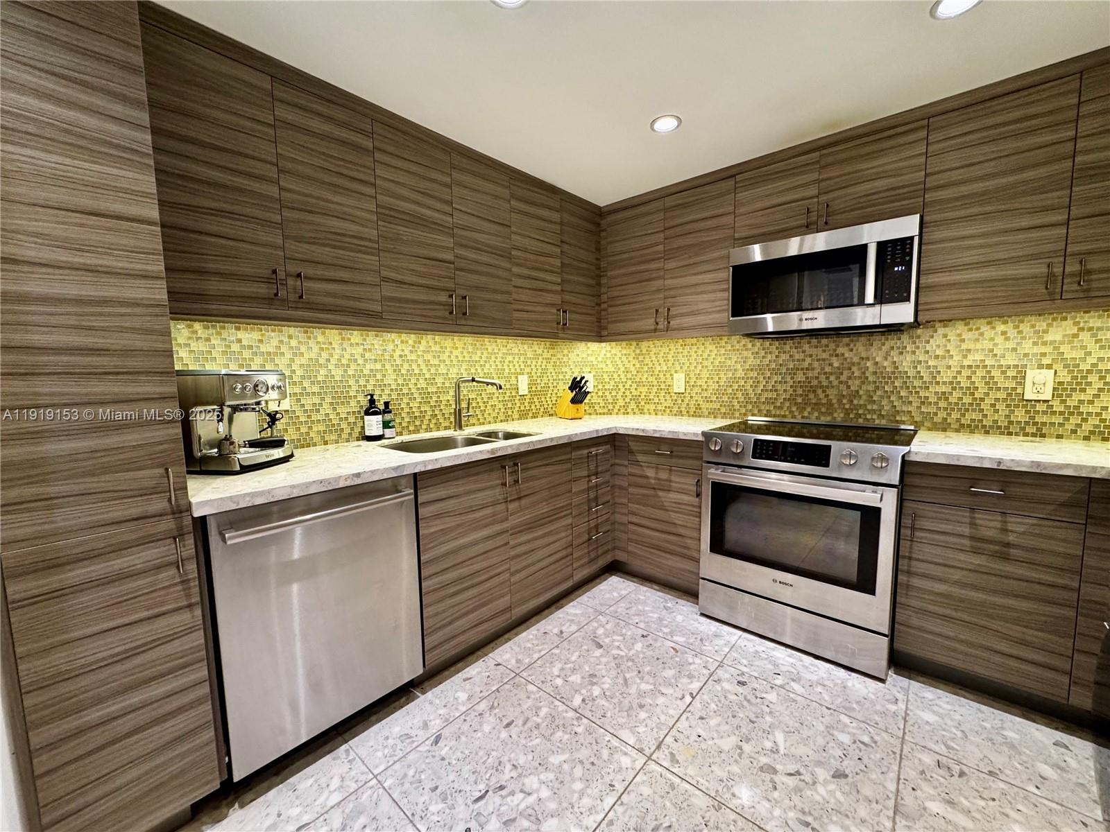 VUE AT BRICKELL CONDO - Residential Lease