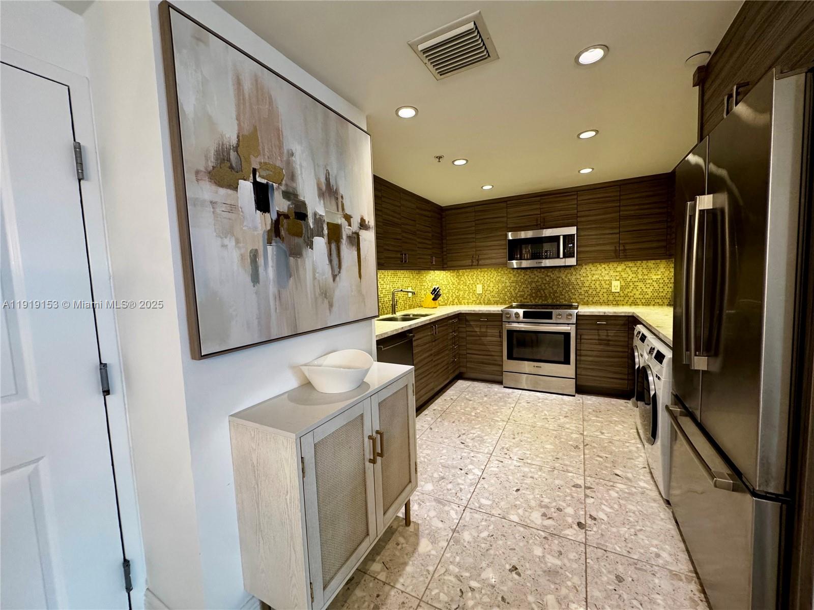 VUE AT BRICKELL CONDO - Residential Lease