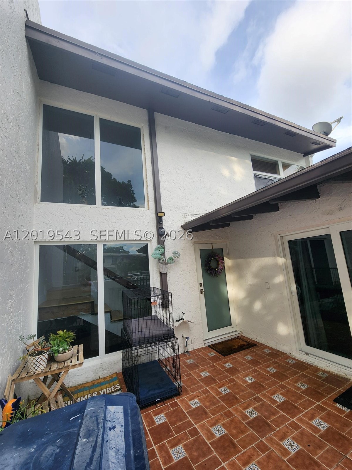 SNAPPER CREEK TOWNHOUSES - Residential