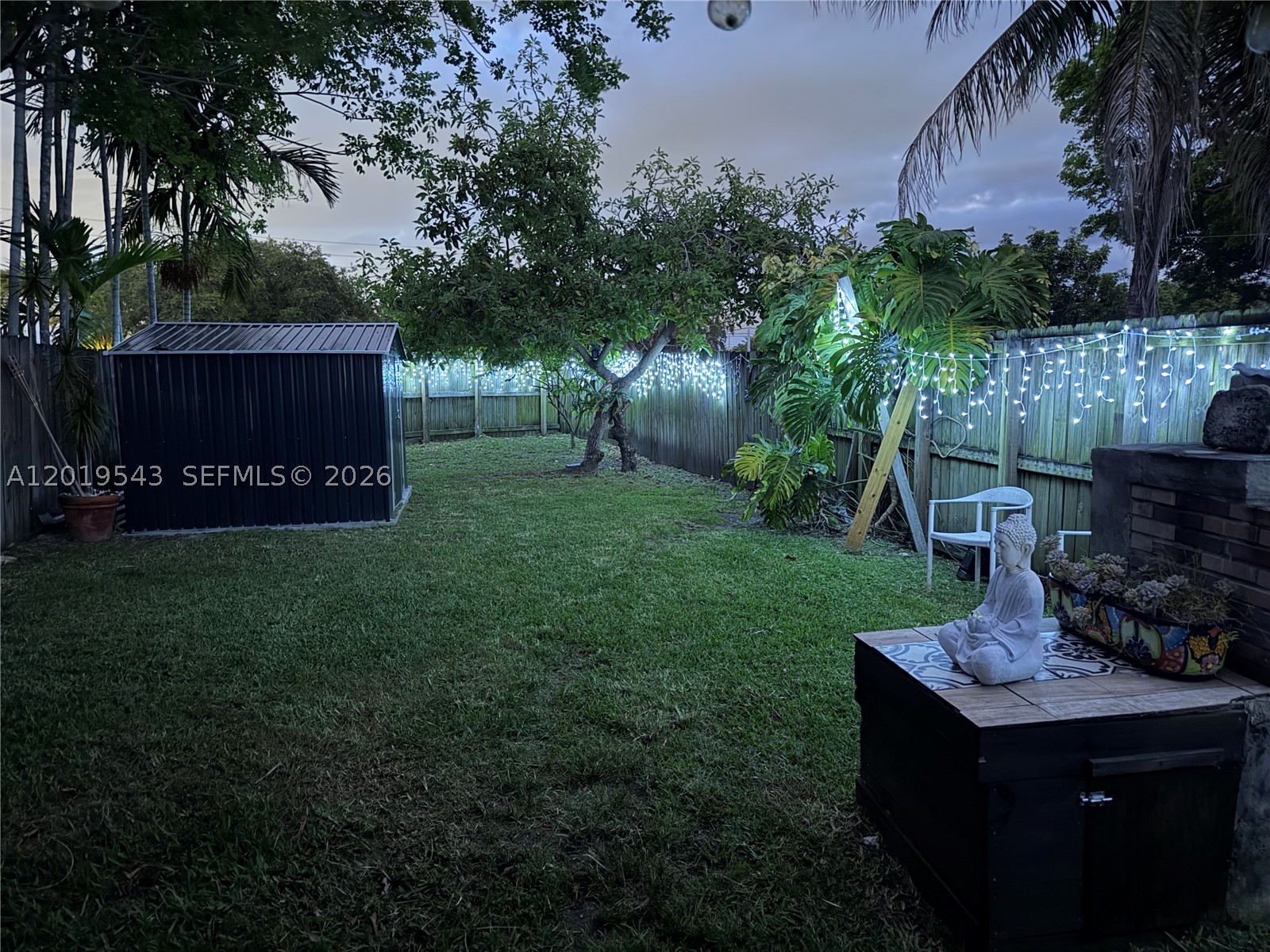 SNAPPER CREEK TOWNHOUSES - Residential