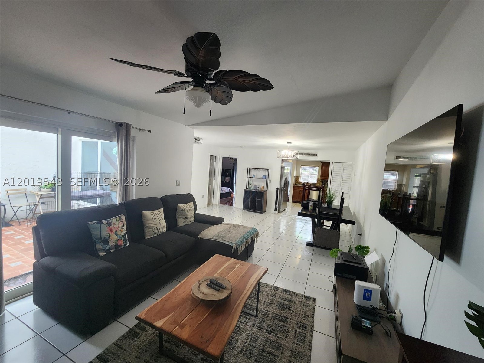 SNAPPER CREEK TOWNHOUSES - Residential