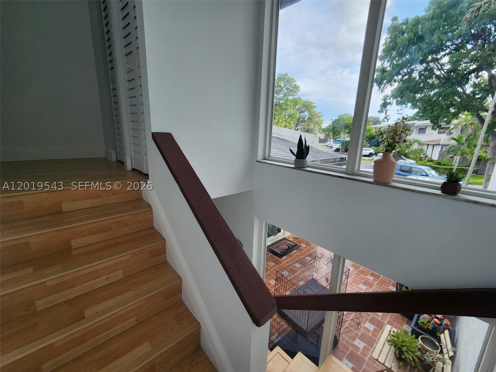 SNAPPER CREEK TOWNHOUSES - Residential