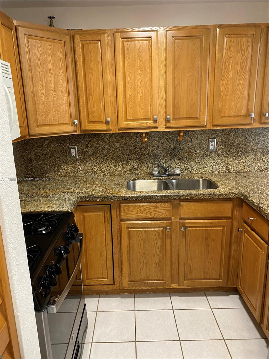 BELLA VILLAS CONDO - Residential Lease