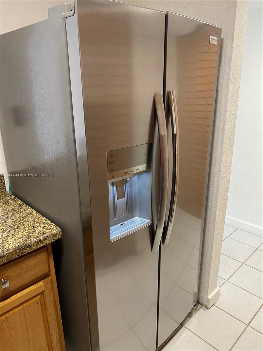 BELLA VILLAS CONDO - Residential Lease