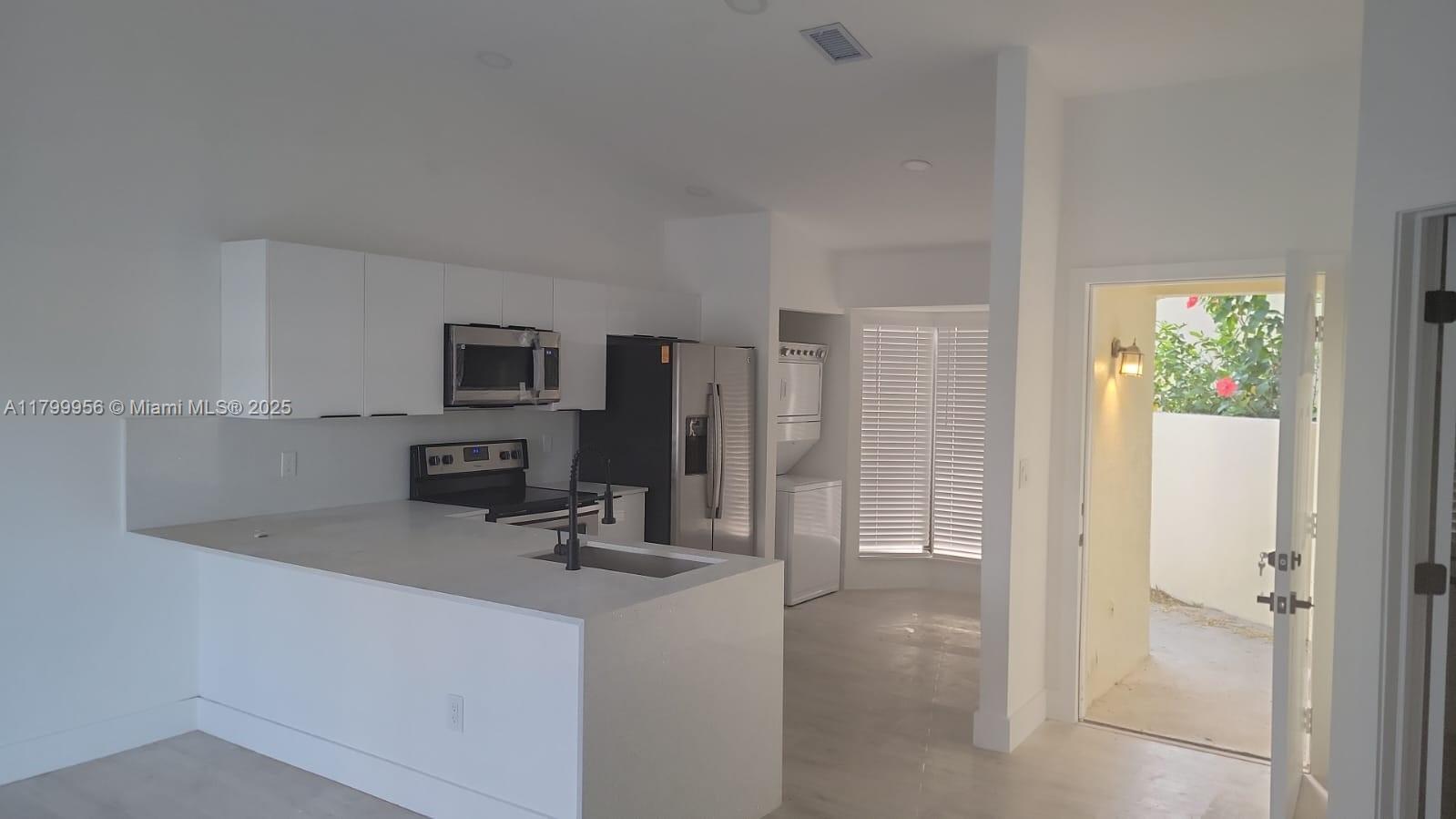 SAN REMO - Residential Lease