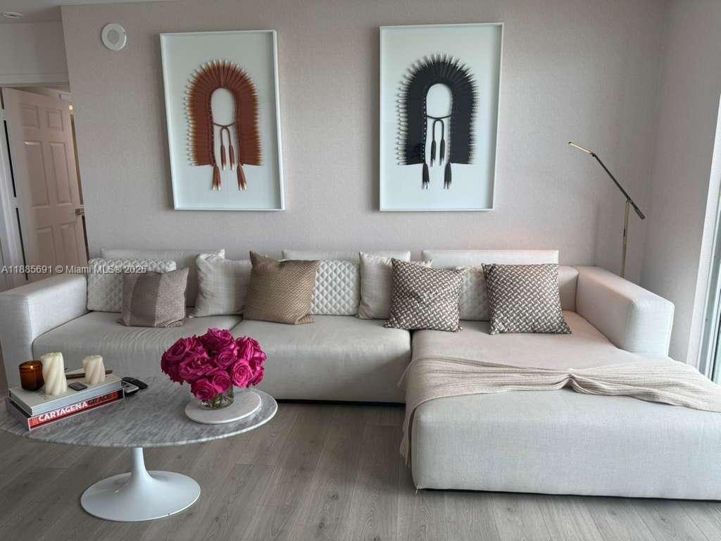THE MARK ON BRICKELL COND - Residential