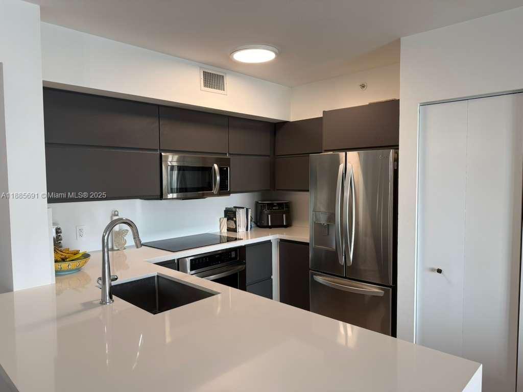 THE MARK ON BRICKELL COND - Residential