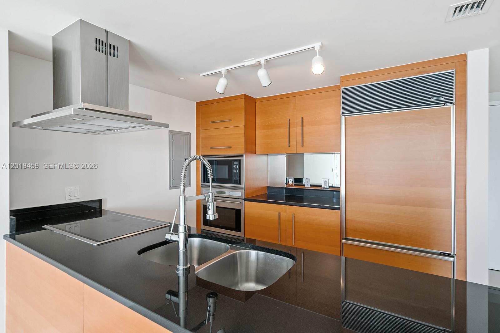 ICON BRICKELL NO TWO - Residential