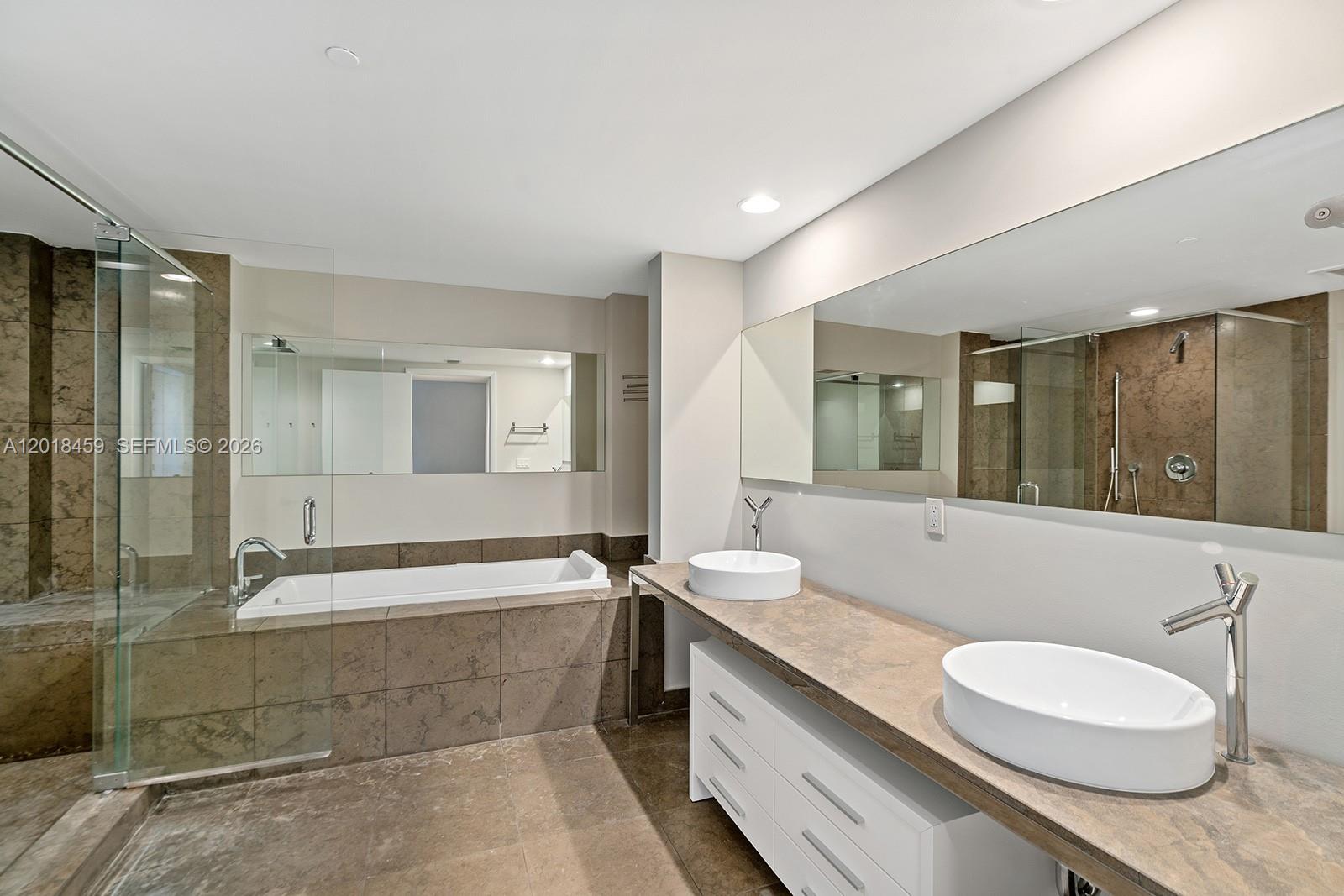 ICON BRICKELL NO TWO - Residential