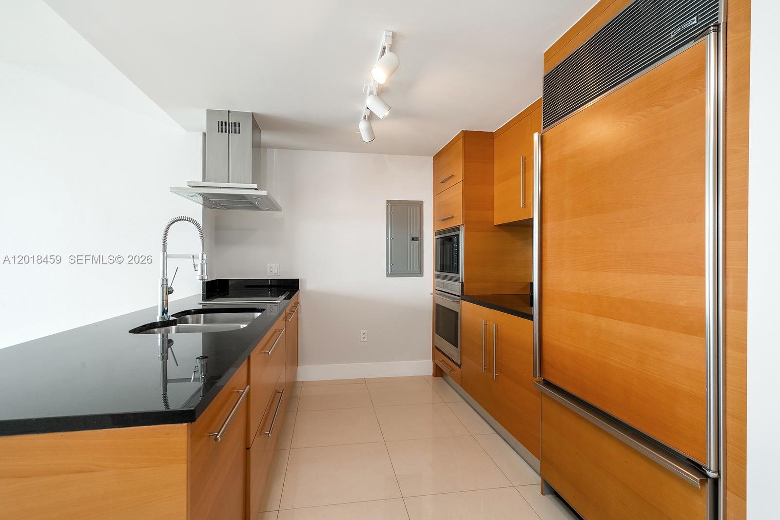 ICON BRICKELL NO TWO - Residential