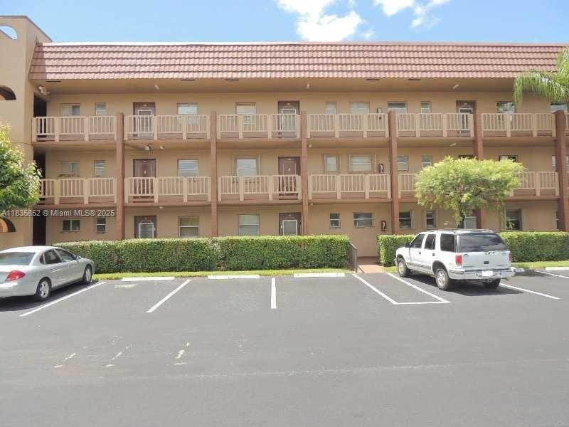 SUNRISE LAKES PHASE III - Residential