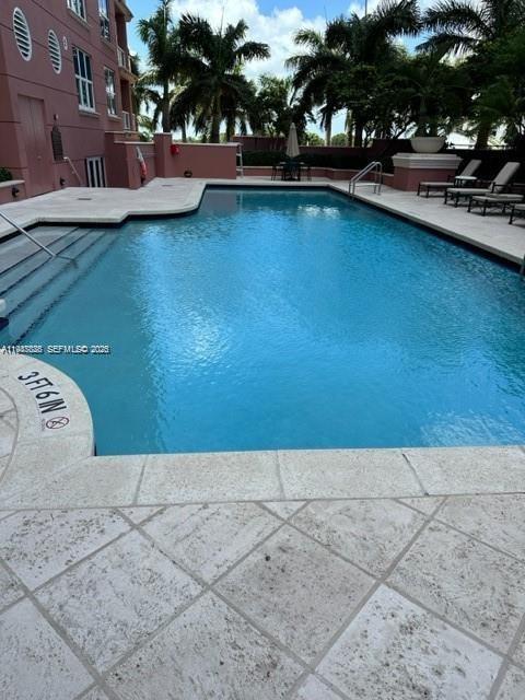 PALMS TOWER ONE CONDO - Residential