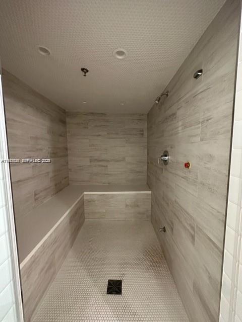 PALMS TOWER ONE CONDO - Residential