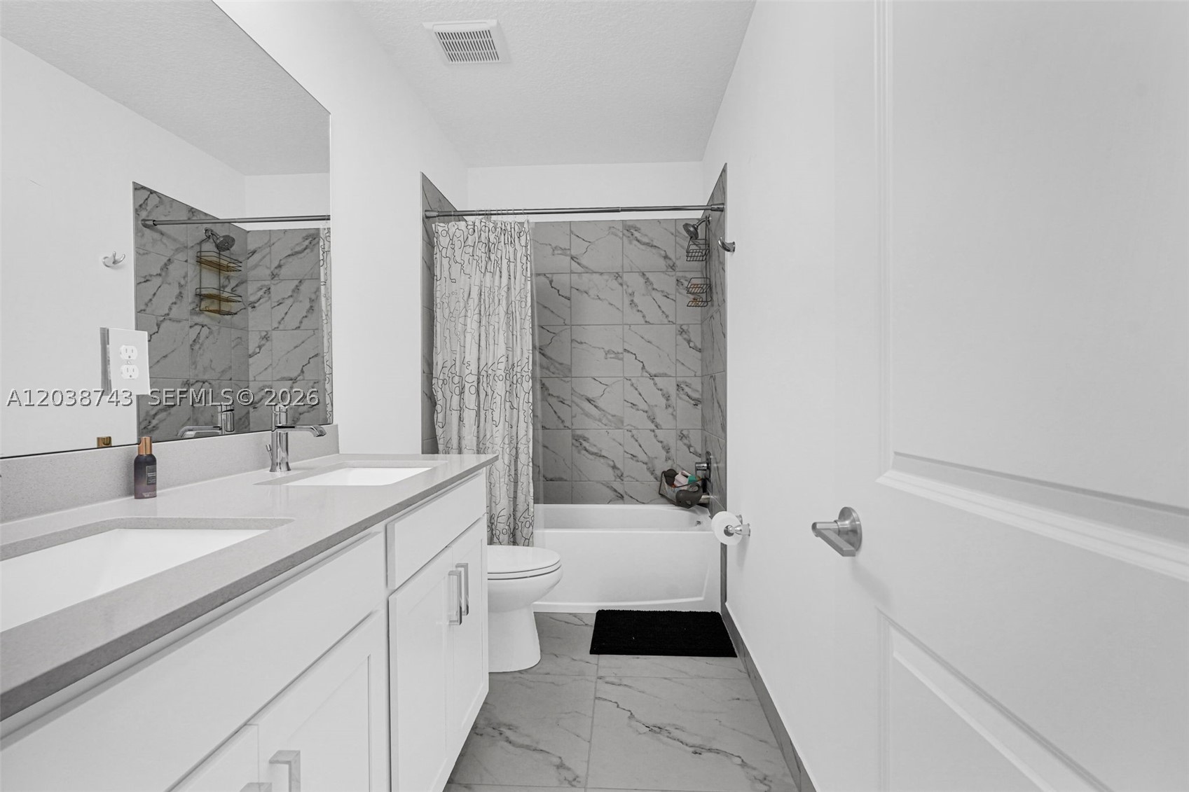 CRYSTAL LAKE 1ST SEC - Residential Lease