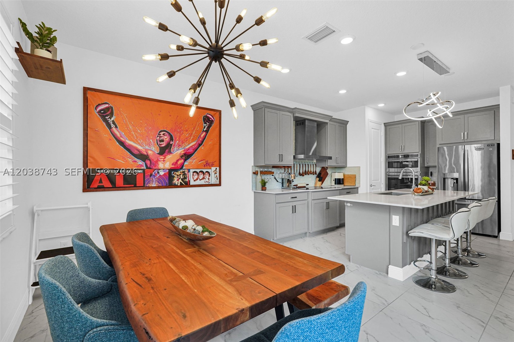 CRYSTAL LAKE 1ST SEC - Residential Lease