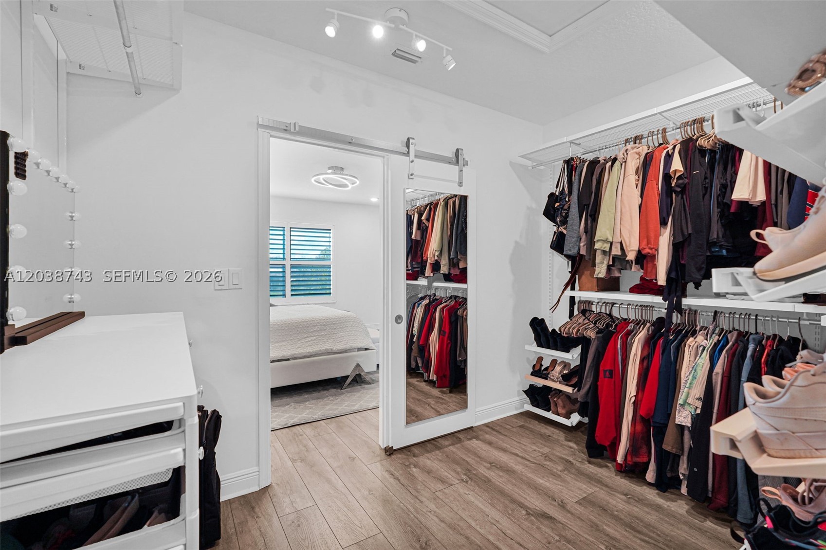 CRYSTAL LAKE 1ST SEC - Residential Lease