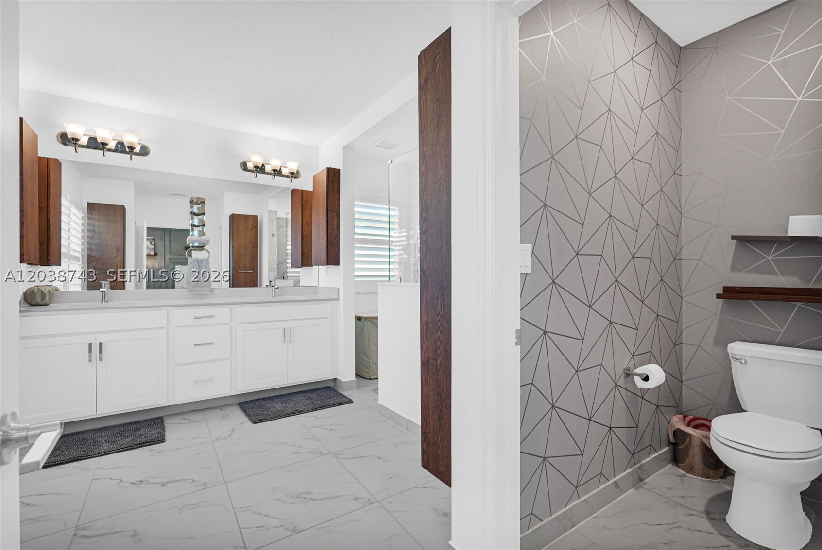 CRYSTAL LAKE 1ST SEC - Residential Lease