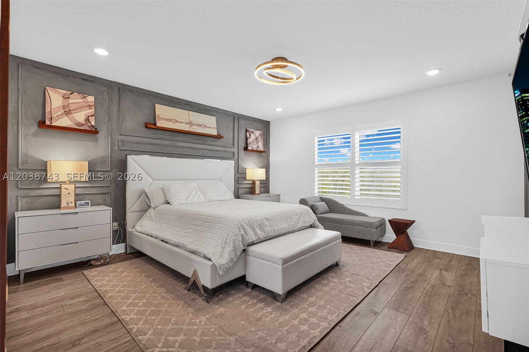 CRYSTAL LAKE 1ST SEC - Residential Lease
