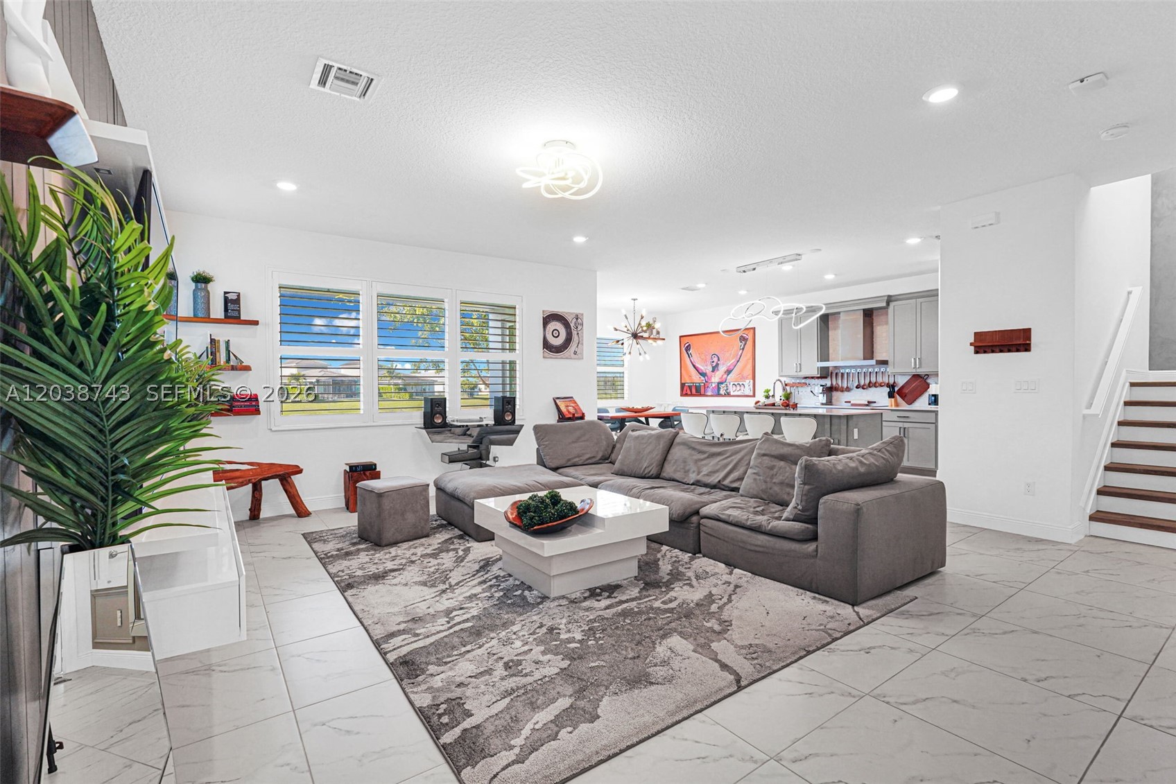 CRYSTAL LAKE 1ST SEC - Residential Lease