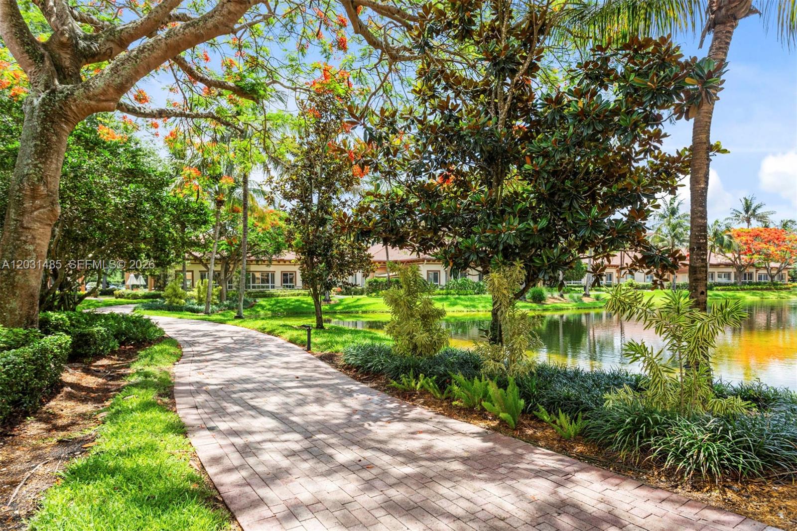 WESTON COMMONS - Residential