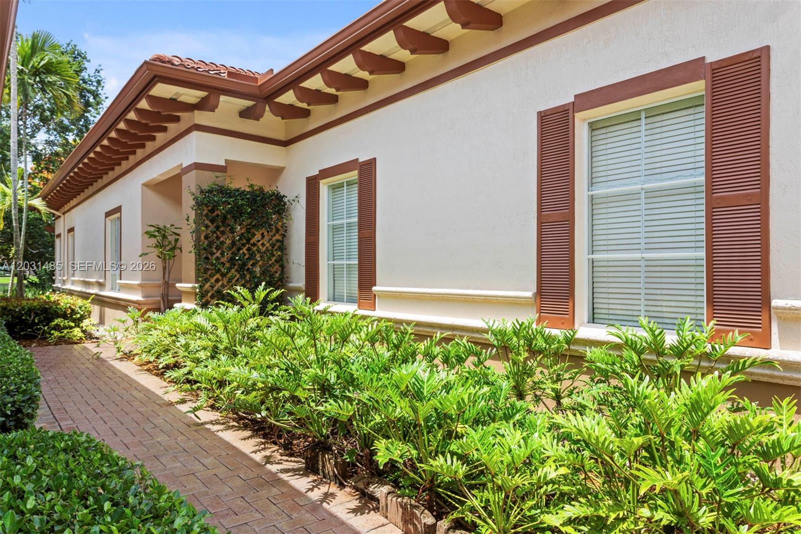 WESTON COMMONS - Residential