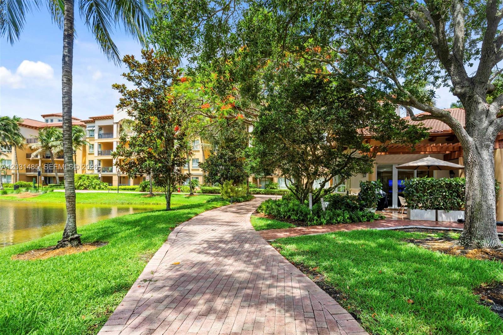 WESTON COMMONS - Residential