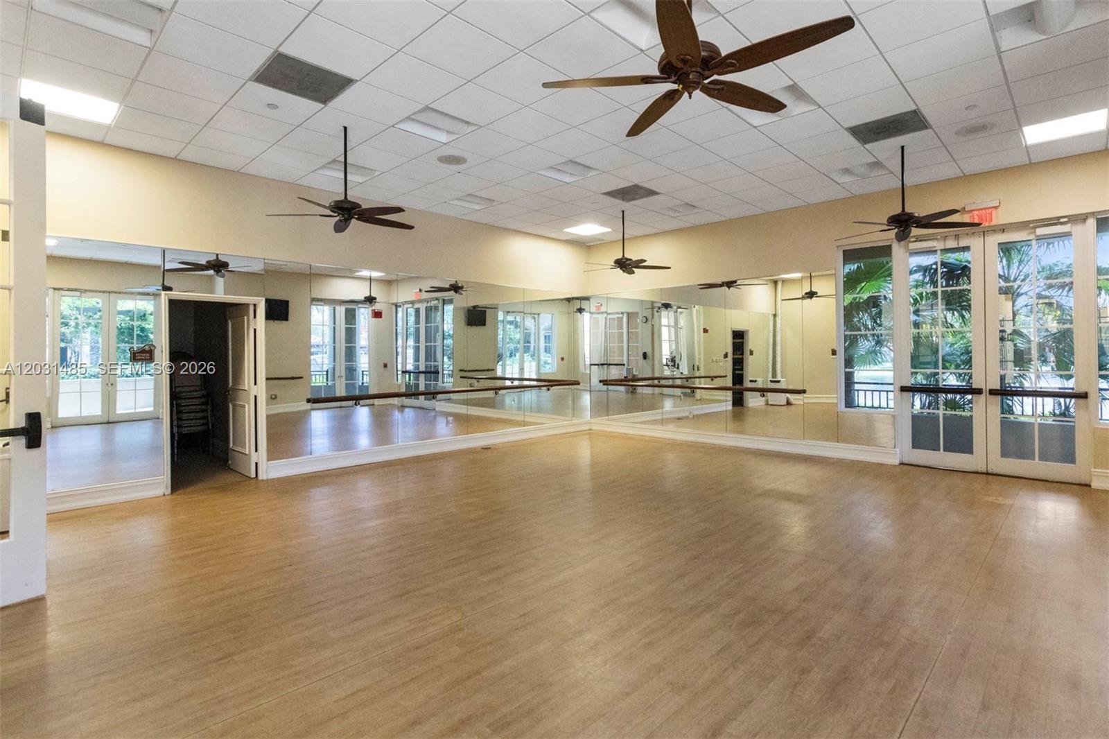 WESTON COMMONS - Residential