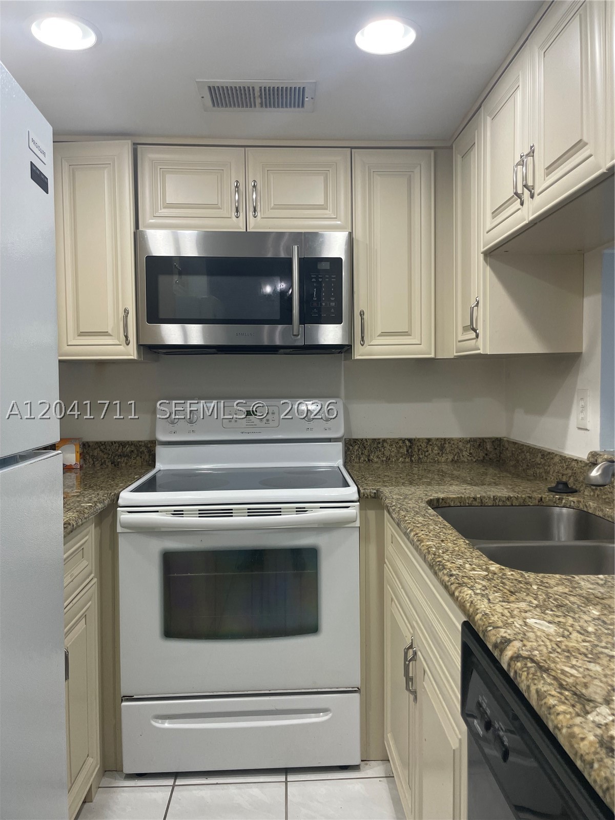 LUCERNE LAKES GOLF COLONY - Residential