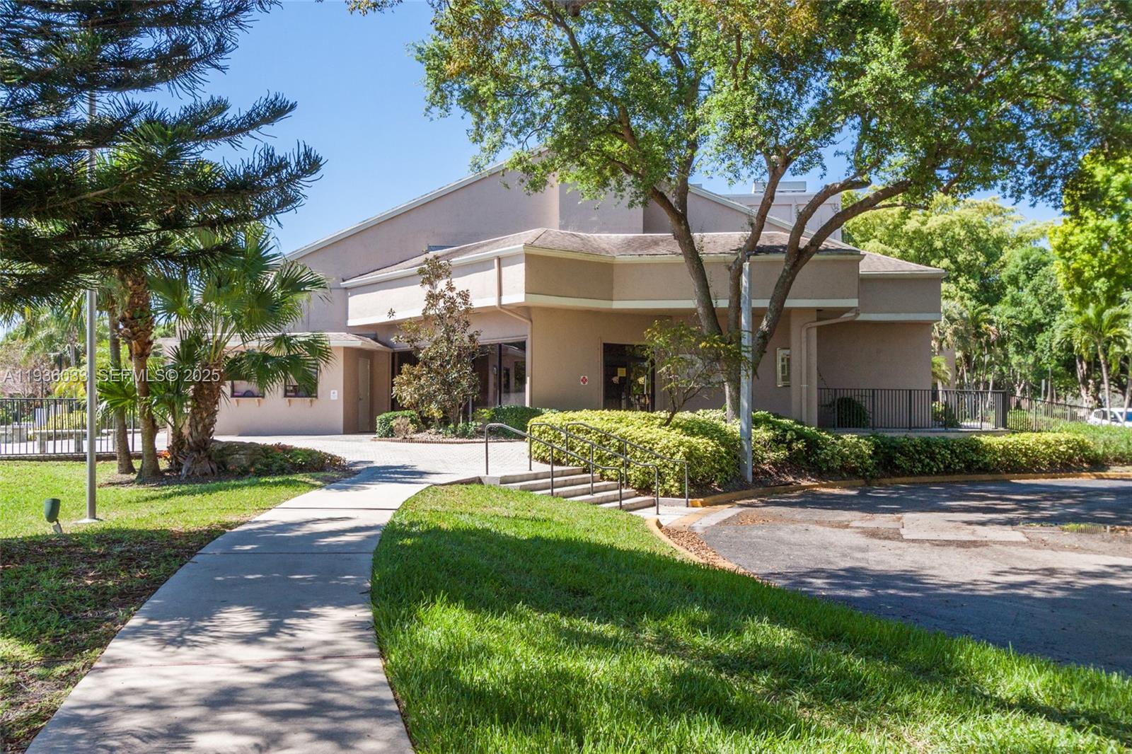 BAYWOOD VILLAGE III-B - Residential