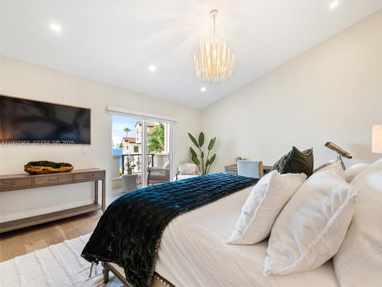 BAYSIDE VILLAGE CONDO - Residential