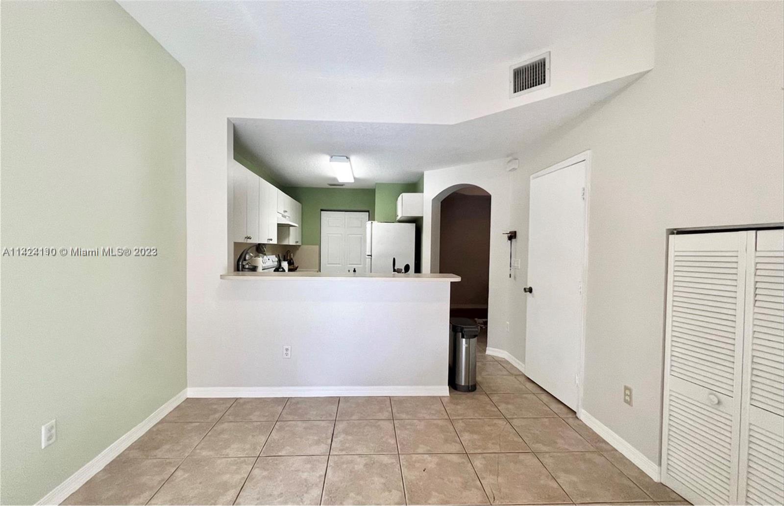 VILLAS AT HARBOR ISLES CO - Residential