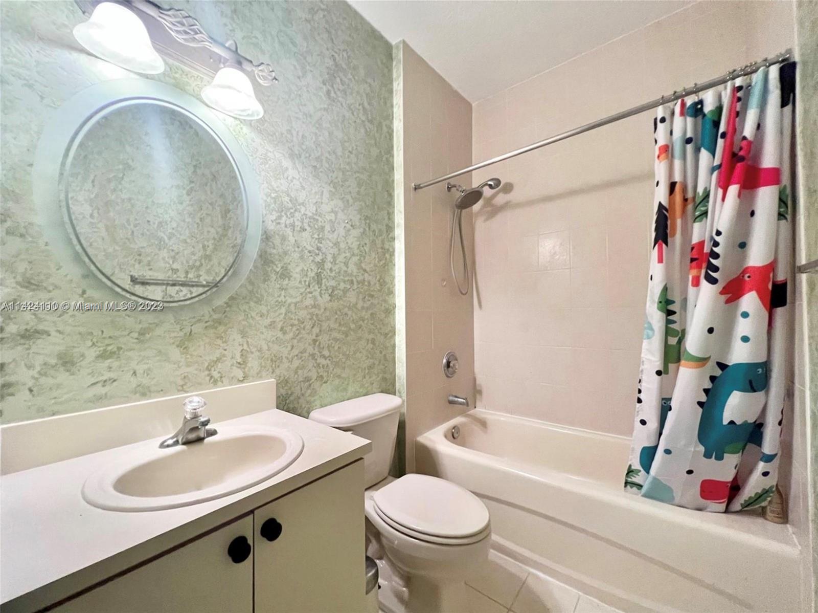 VILLAS AT HARBOR ISLES CO - Residential