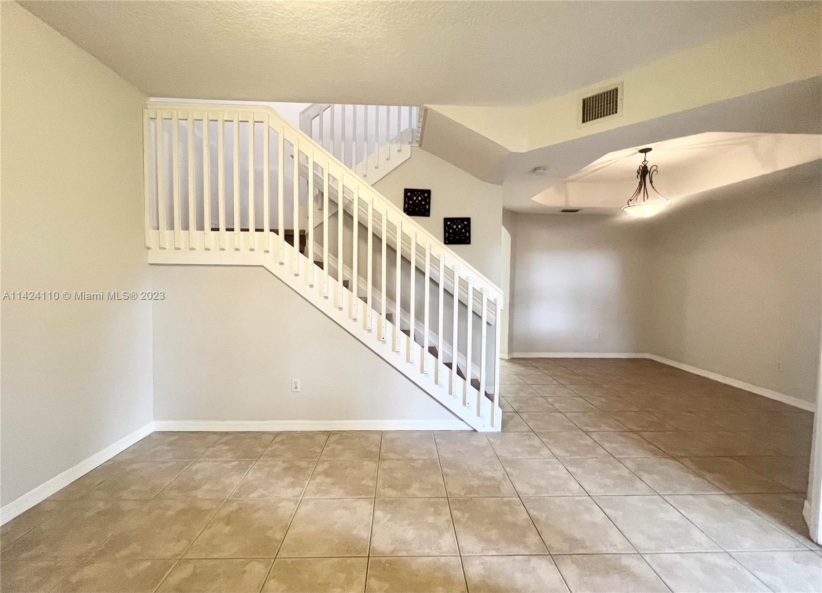 VILLAS AT HARBOR ISLES CO - Residential