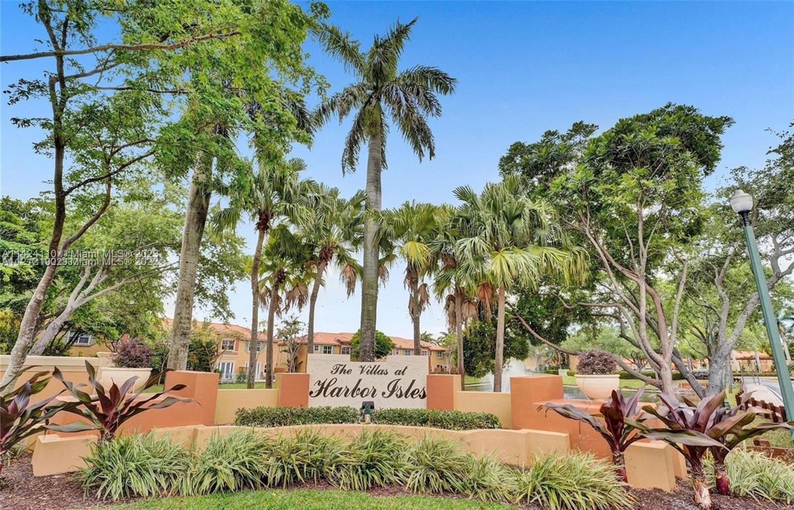 VILLAS AT HARBOR ISLES CO - Residential