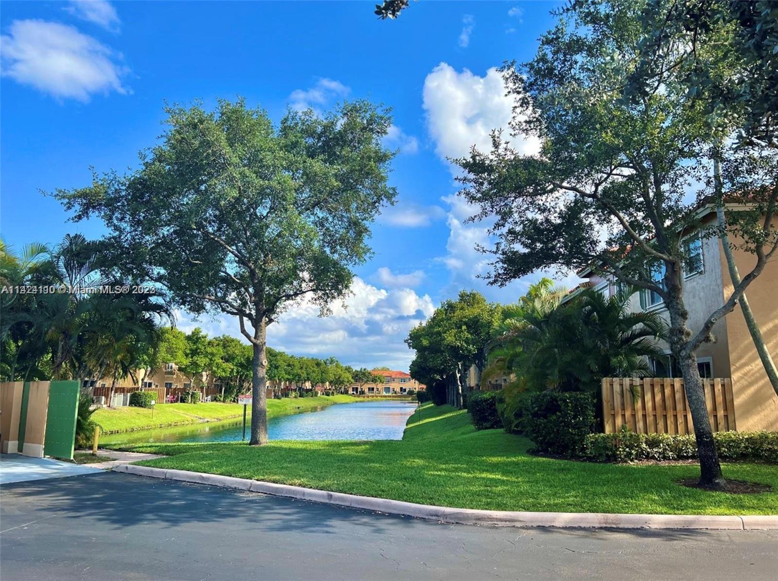 VILLAS AT HARBOR ISLES CO - Residential