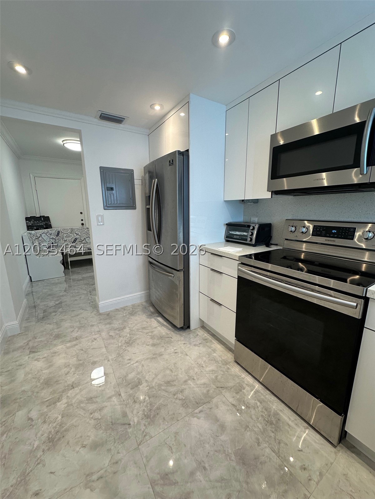 JAMES CENTRAL TOWERS COND - Residential Lease