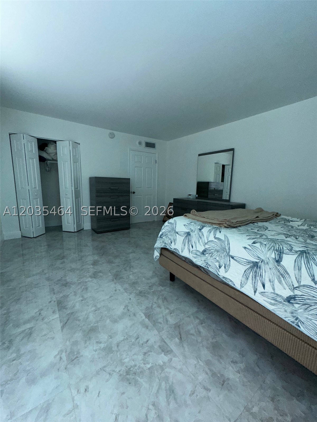 JAMES CENTRAL TOWERS COND - Residential Lease