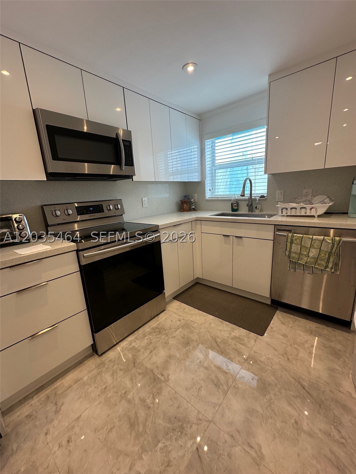 JAMES CENTRAL TOWERS COND - Residential Lease