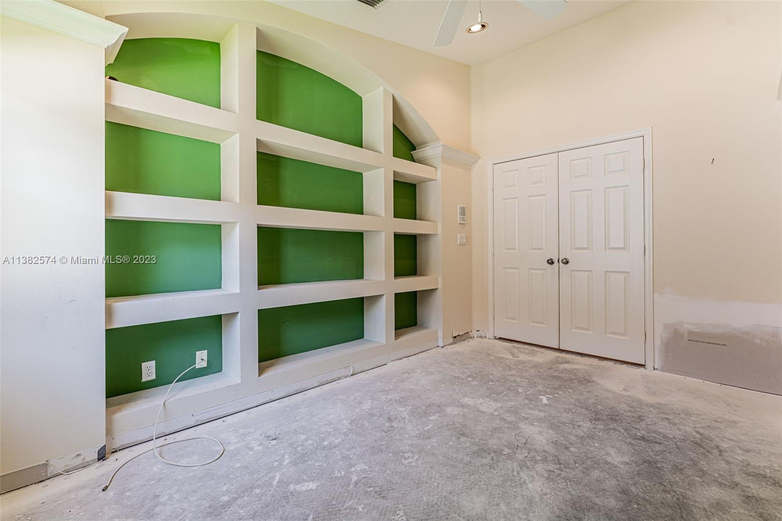 CORAL LAKES IV - Residential