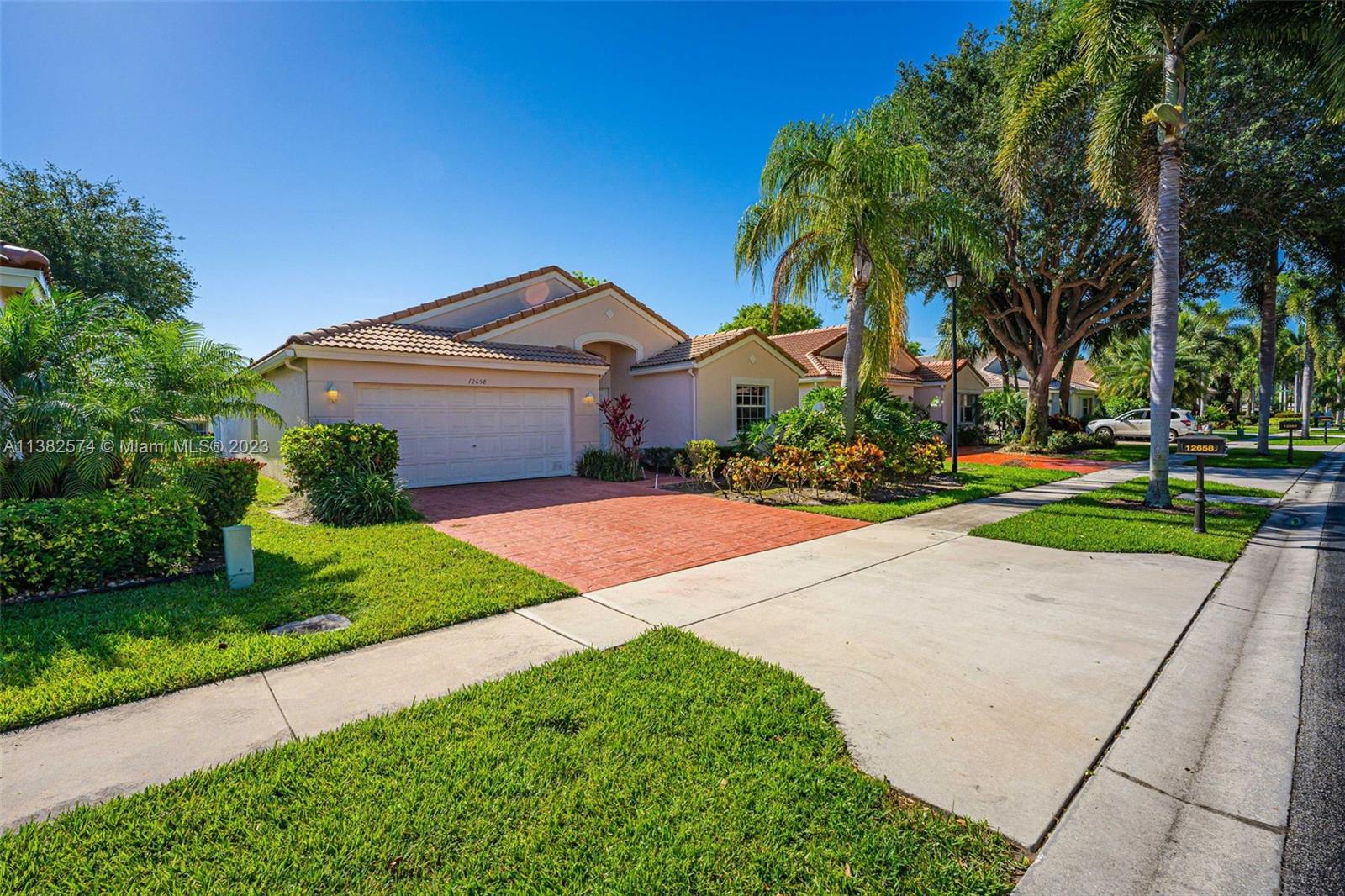 CORAL LAKES IV - Residential