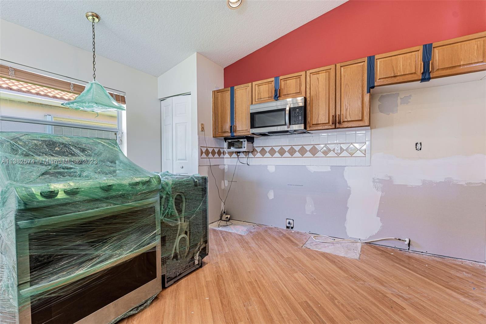 CORAL LAKES IV - Residential