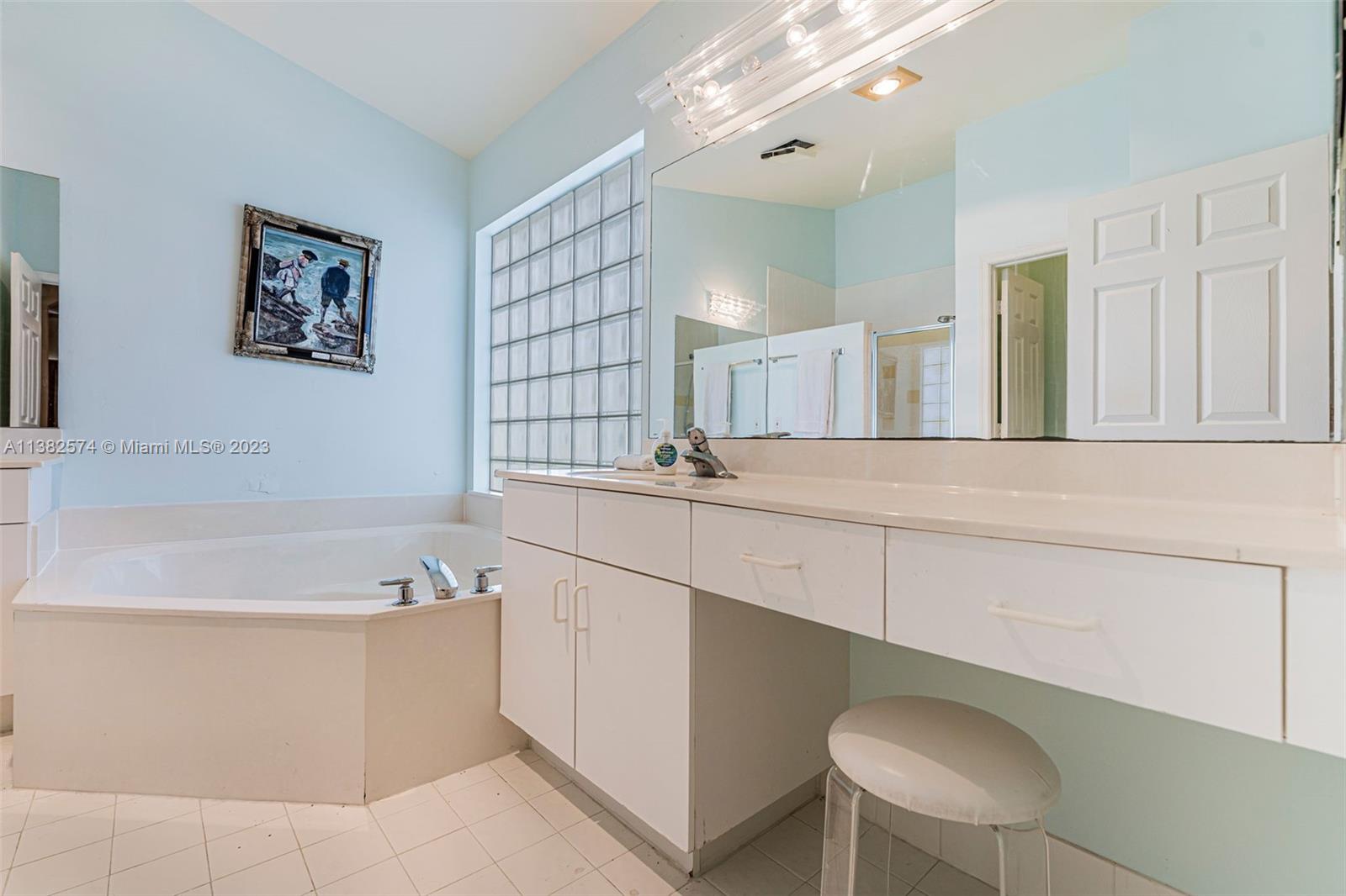 CORAL LAKES IV - Residential