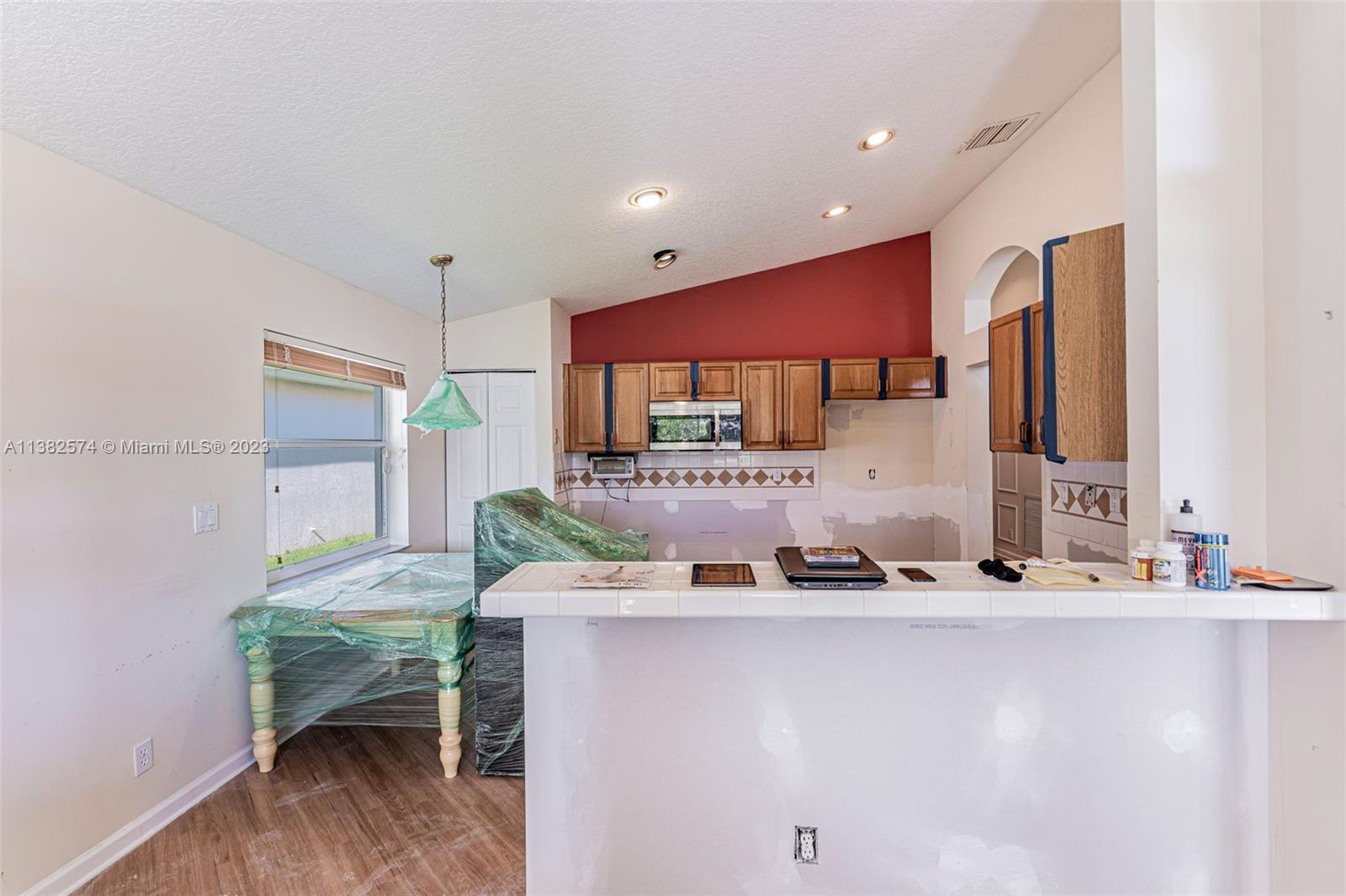 CORAL LAKES IV - Residential
