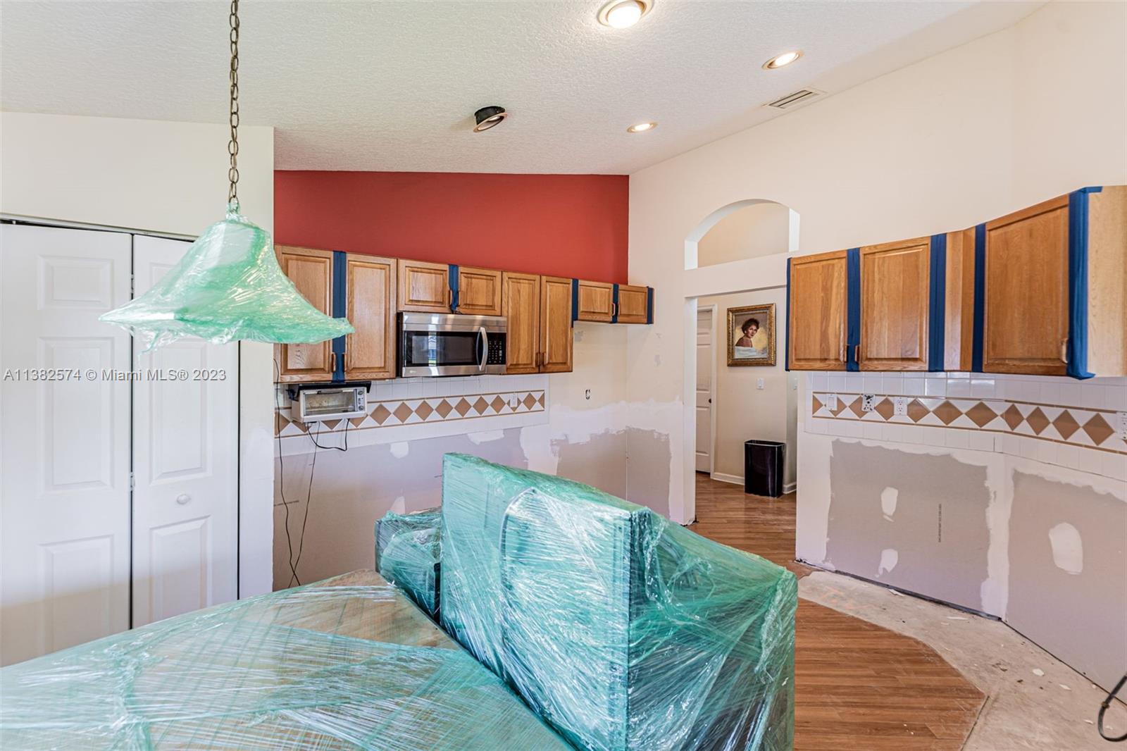 CORAL LAKES IV - Residential