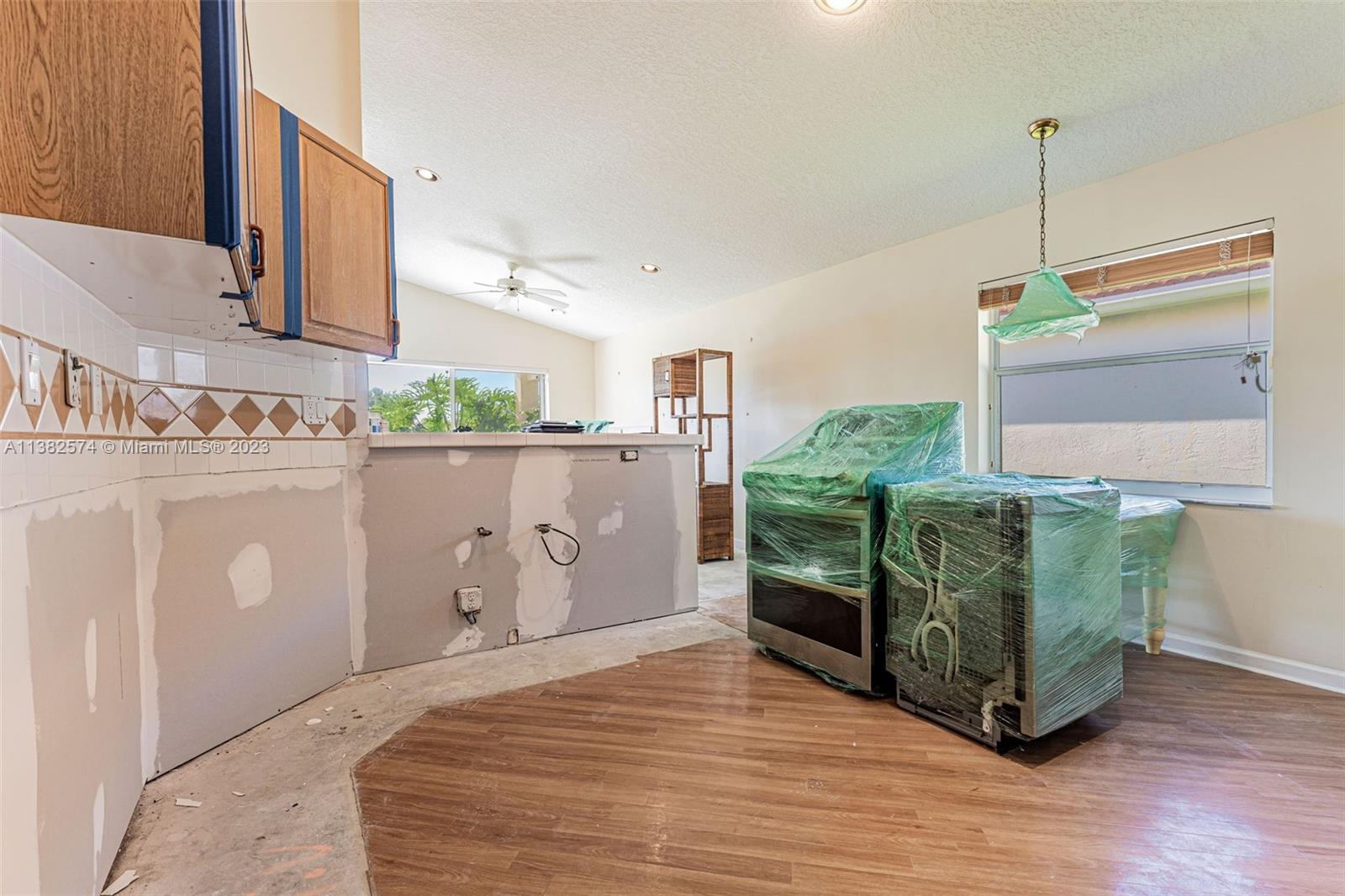 CORAL LAKES IV - Residential