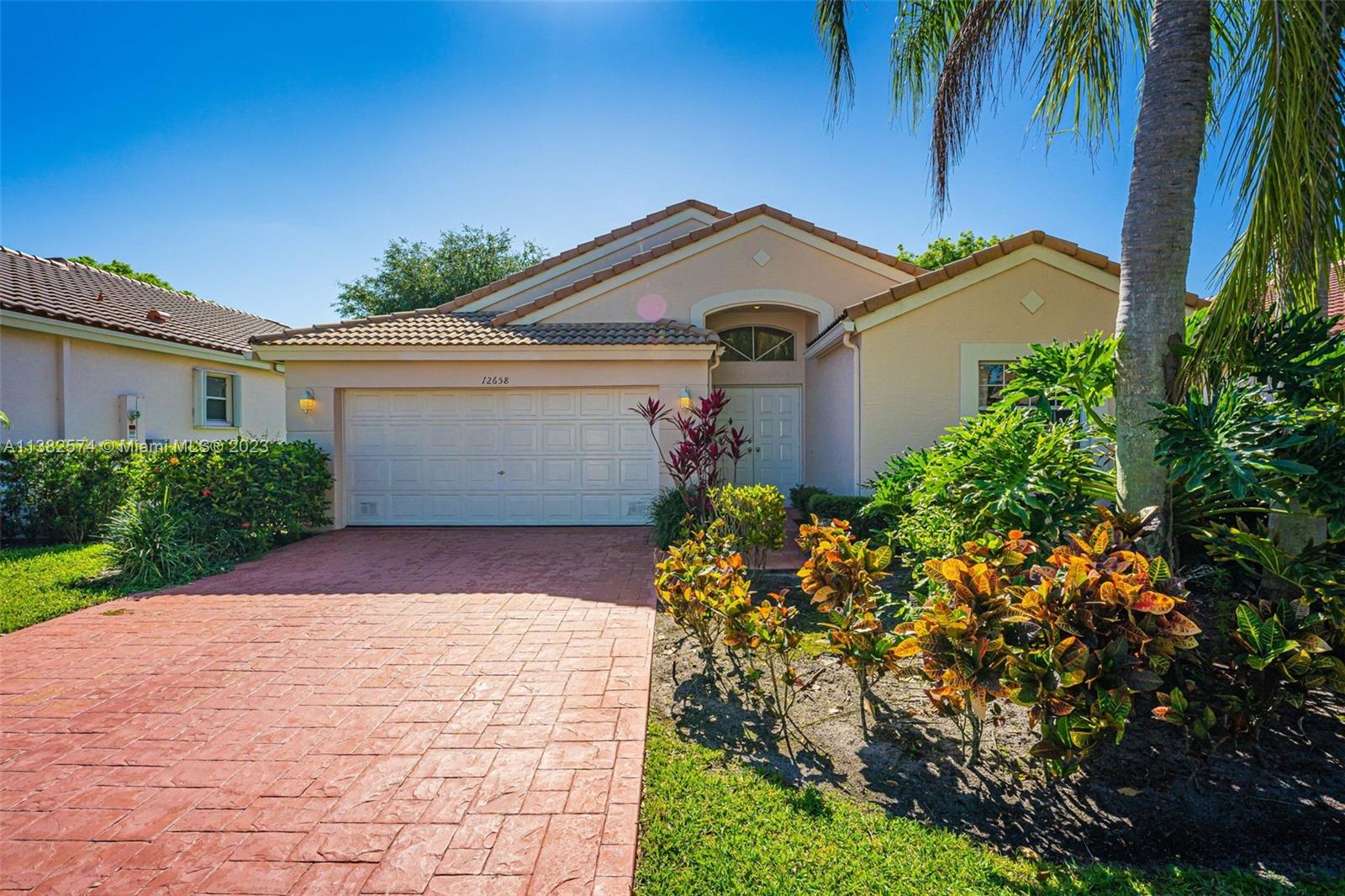 CORAL LAKES IV - Residential