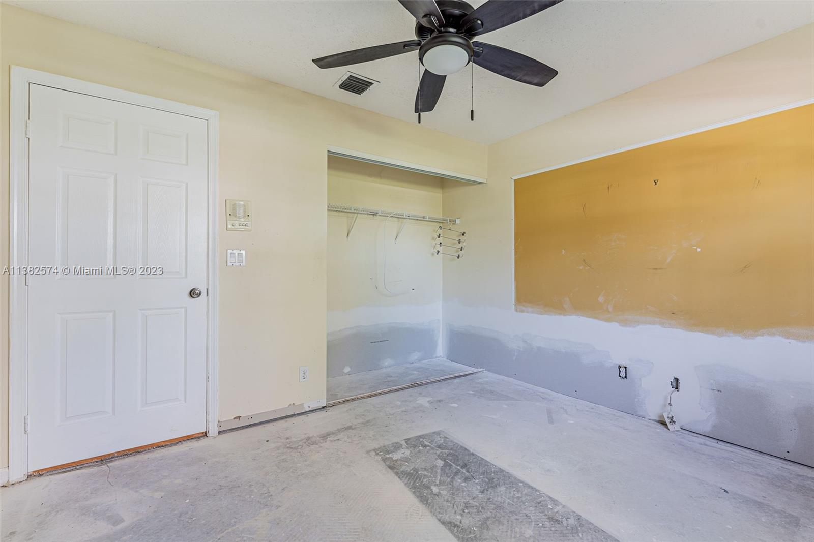 CORAL LAKES IV - Residential