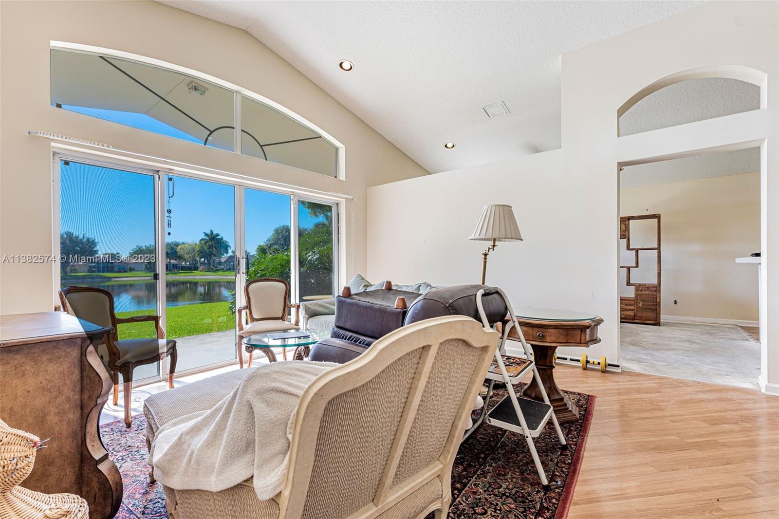CORAL LAKES IV - Residential